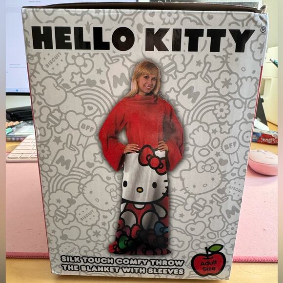 NIB - Hello Kitty - Silk Touch Comfy Blanket With Sleeves - Picture 3 of 7